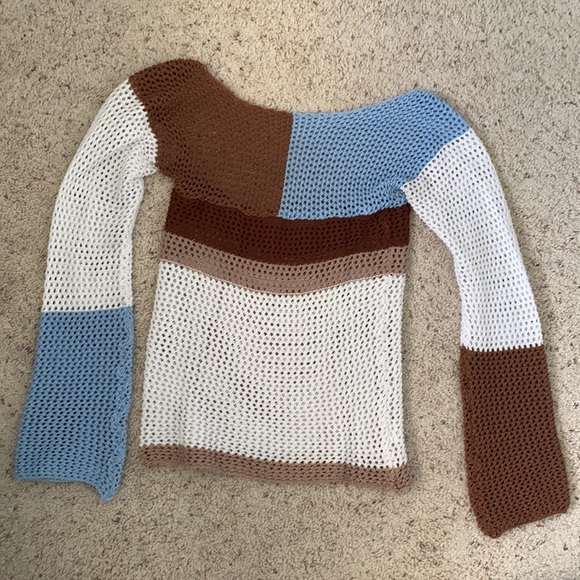 CROCHET LONG SLEEVE TOP - Picture 2 of 2